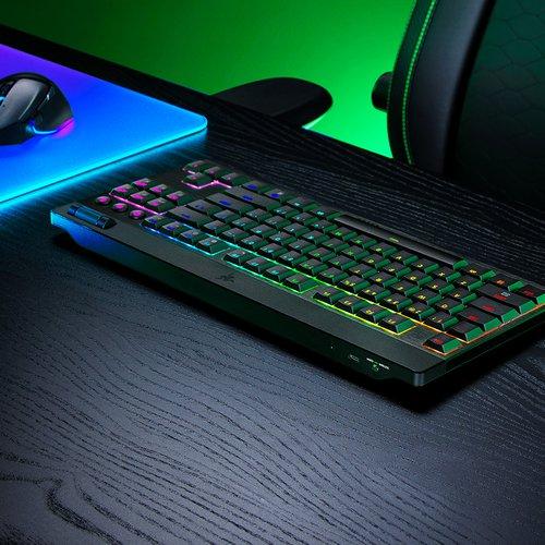 Produktbild Razer BlackWidow V4 Low-profile Tenkeyless HyperSpeed (USA, Kabelgebunden, Kabellos)