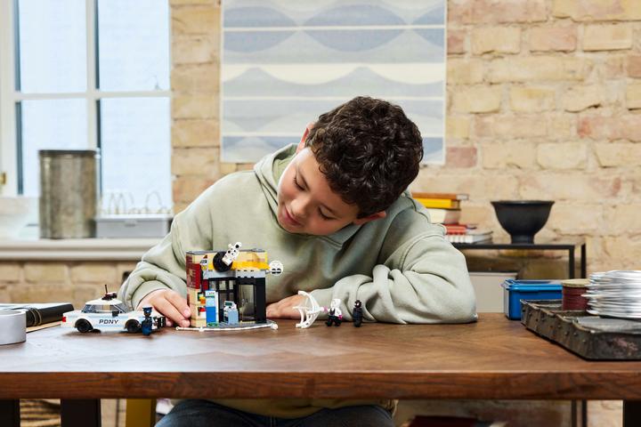 Produktbild LEGO Spider-Verse: Miles Morales vs. Spot (LEGO Marvel)