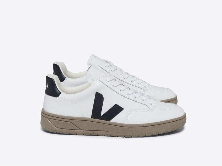 Actual product image Veja V-12 (45)