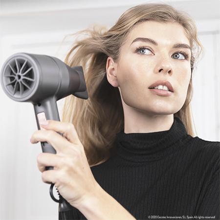 Produktbild Cecotec Bamba IoniCare 5500 PowerStyle Hair Dryer 1800W with HairCare Technology Dark Grey (1800 W)