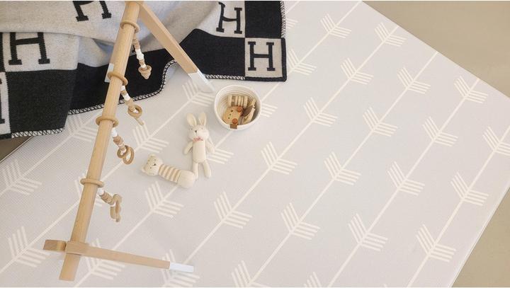 Actual product image Baby Care Leaf & Arrow Play Mat 210 x 140 cm (210 x 140 cm)