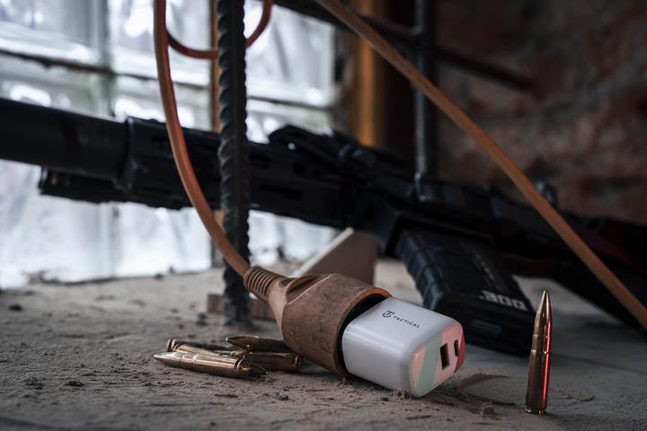 Actual product image Source Base plug Dual 20W White (20 W, 2 ports)