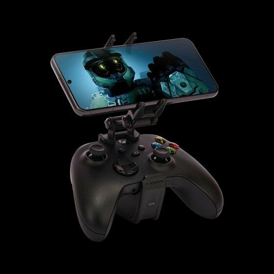Actual product image PowerA MOGA gaming clip Play & Charge for wireless Xbox controllers (Xbox Series X)