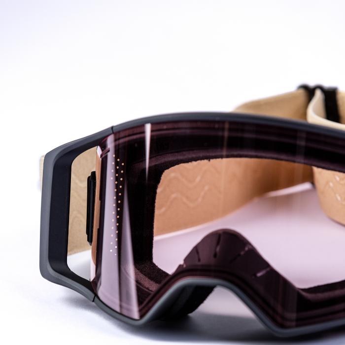 Produktbild Coast Optics Alta 2 Goggle schwarz, Band beige mit Pink Crystal und klarem Glas (Schwarz, Pink Crystal)