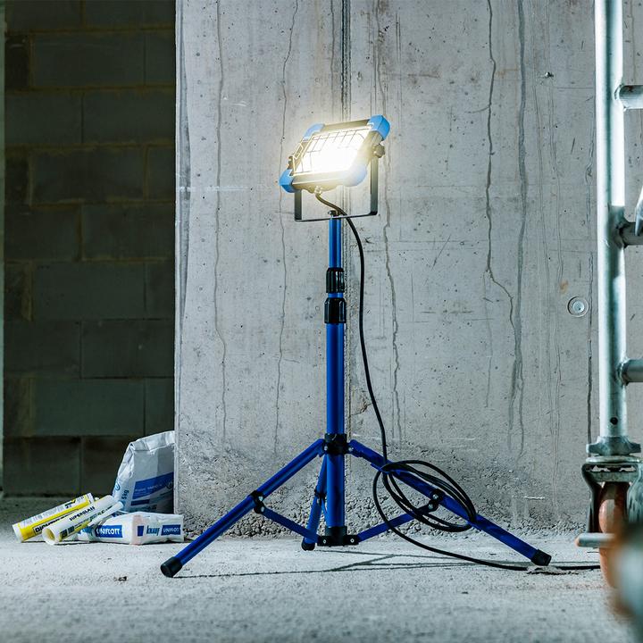 Actual product image As - Schwabe LED Strahler mit Stativ (6500 lm)