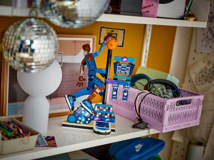 Actual product image LEGO Nike Slam Dunk