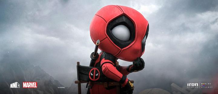 Actual product image Iron Studios Marvel Deadpool & Wolverine Mini Co. PVC Deadpool 13 cm