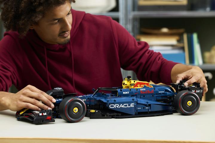 Productafbeelding LEGO Oracle Red Bull Racing RB20 F1 Rennauto (42206, LEGO Technic)