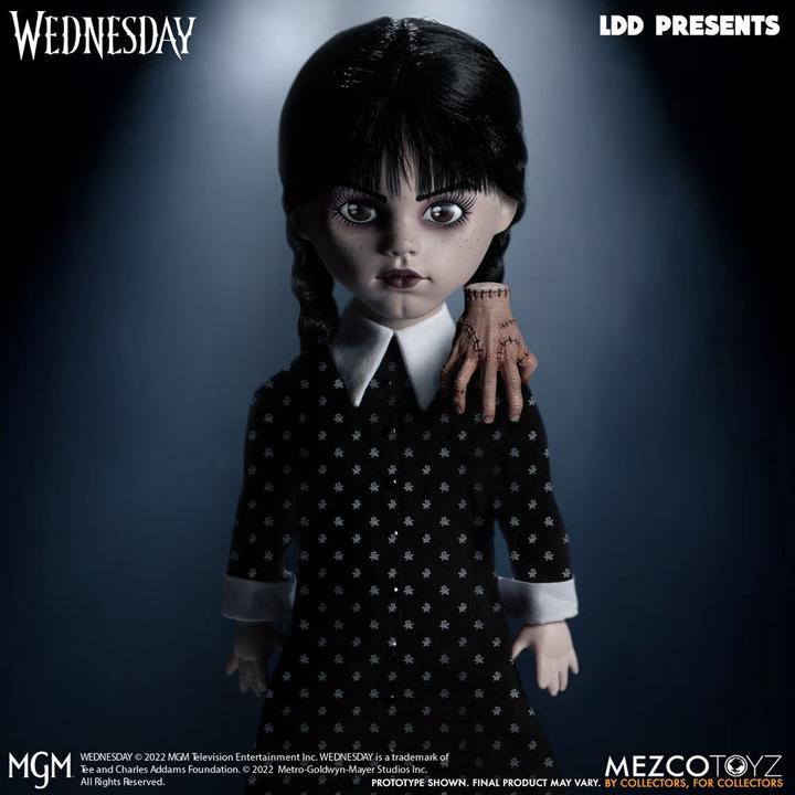 Actual product image Mezco Toys AF Netflix - Wednesday : Wednesday Addams (Mercoledi) 25cm