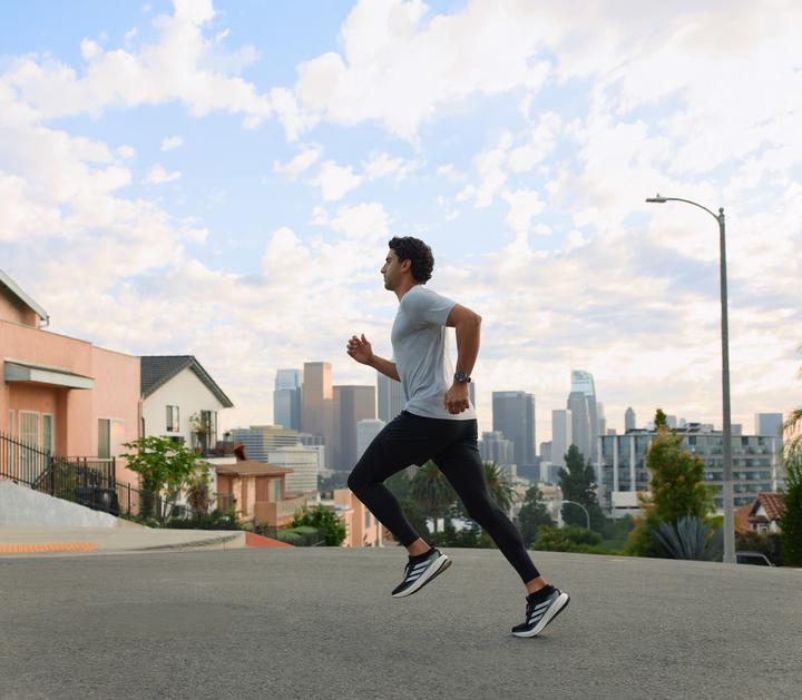 Produktbild Amazfit Active Max Black, W2556GL1N