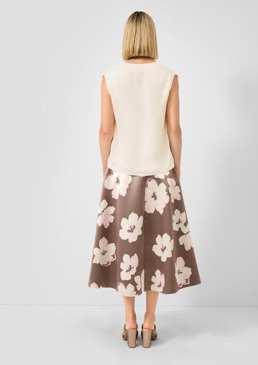 Immagine prodotto s.Oliver Ärmellose Satin-Bluse mit Wasserfall-Ausschnitt im Regular Fit (48)