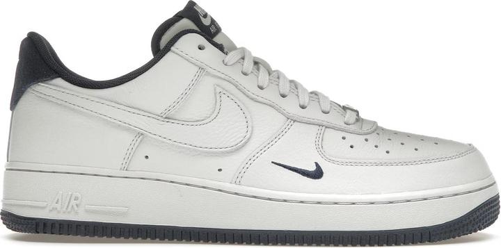 Image du produit Nike Air Force 1 Low '07 LV8 Photon Dust Obsidian (43)