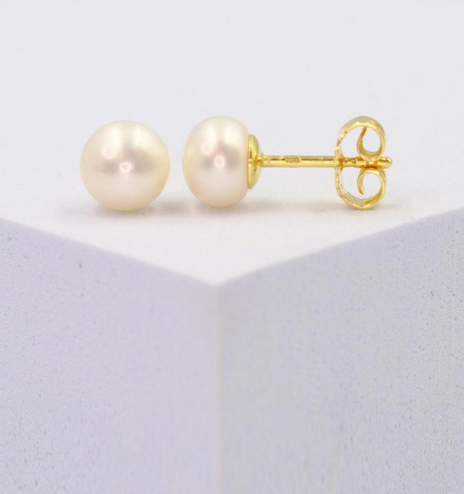 Image du produit Muau Stud earrings or jaune 750 perle d'eau douce 6.5-7mm (Or jaune 750/18K)