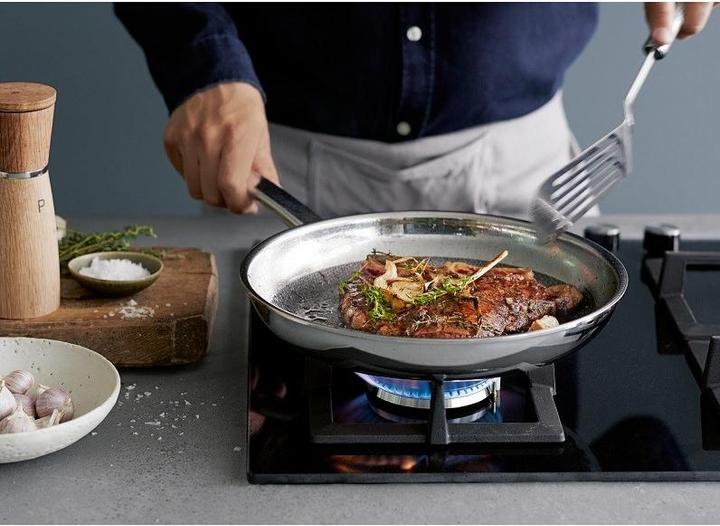 Actual product image WMF Professional Resist (28 cm, Frying pan, Aluminium, Stainless steel)