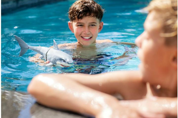 Actual product image Zuru Robo Alive - Great White Shark S1