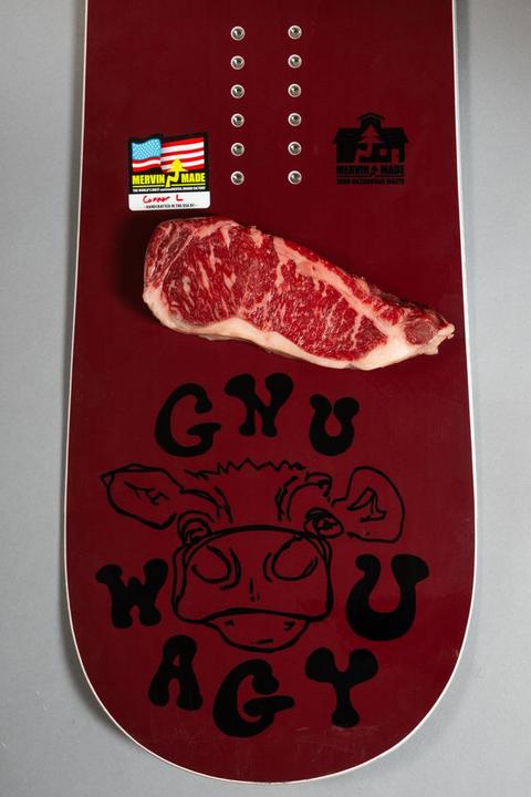 Produktbild Gnu Snowboard Wagyu 2026 (155)