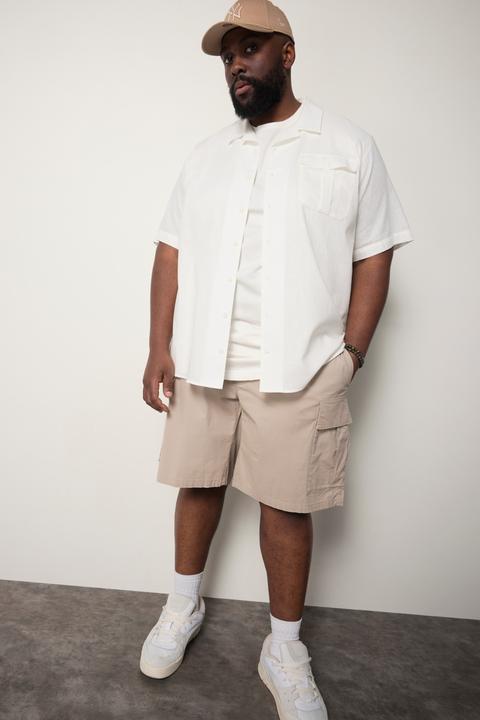 Actual product image Sthuge cargo Bermuda shorts, baggy fit, elasticated waistband, up to size 72 (68)