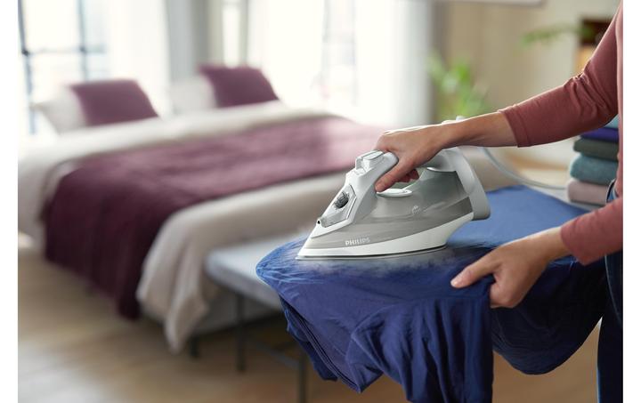 Produktbild Philips Dampfbügeleisen DST5010/11 (160 g/min)