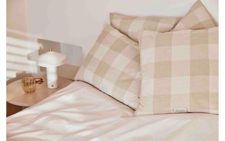 Produktbild OYOY Living Kissenbezug Chess Square 48 x 48 cm, Beige/Weiss (48 x 48 cm)