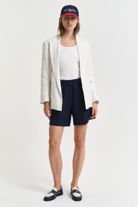 Actual product image GANT Linen Blend Pull On Classic Shorts (42)