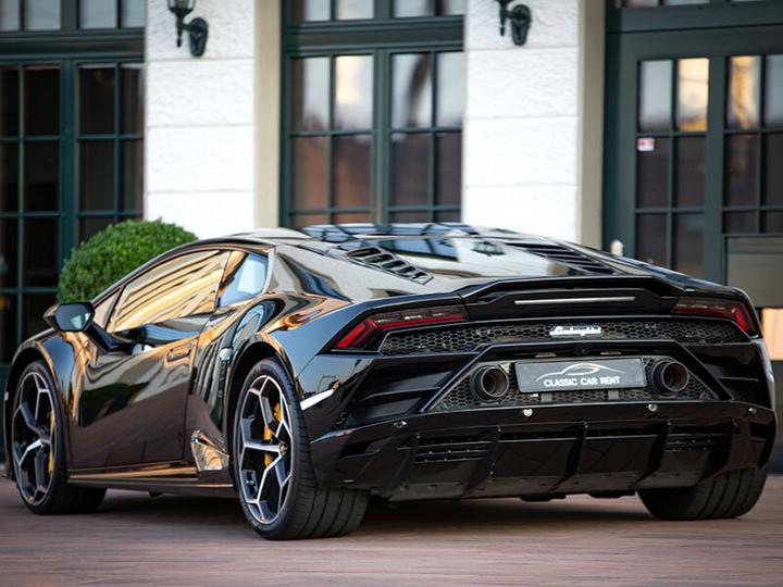 Produktbild Smartbox Nervenkitzel in der Schweiz am Steuer eines Lamborghini Ihrer Wahl (2 Pers.)