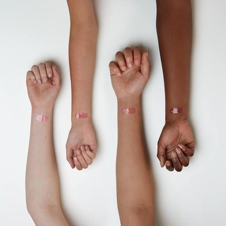 Produktbild essence CRANBERRY LIP OIL duo (2, #fdd0c7, Ivory)