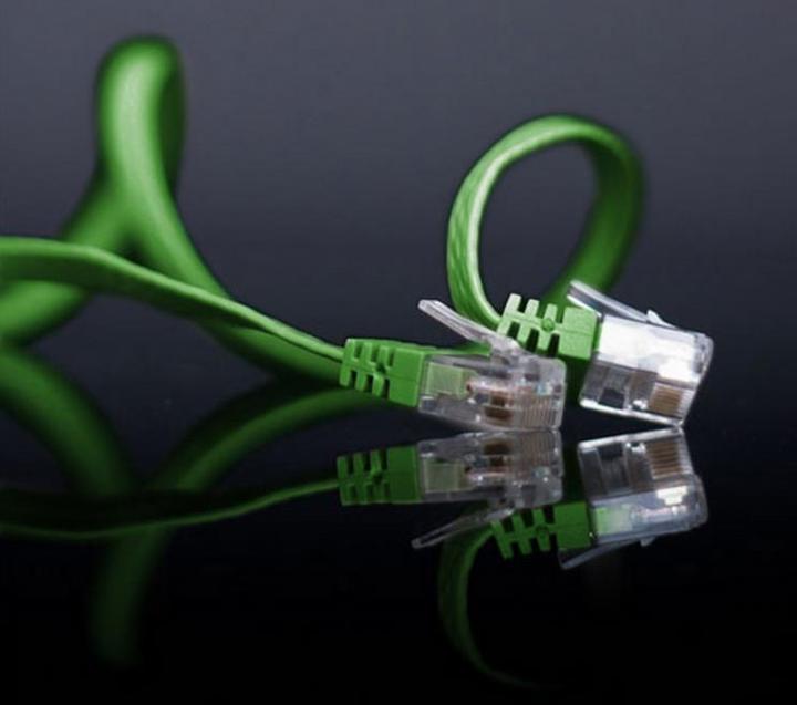 Produktbild Shiverpeaks BASIC-S U/UTP Flach-Patchkabel, Kat.6, 10,0 m grün, 2 x RJ 45 Stecker, Mantel aus PVC, vergoldete Ko (U/UTP, CAT6, 10 m)
