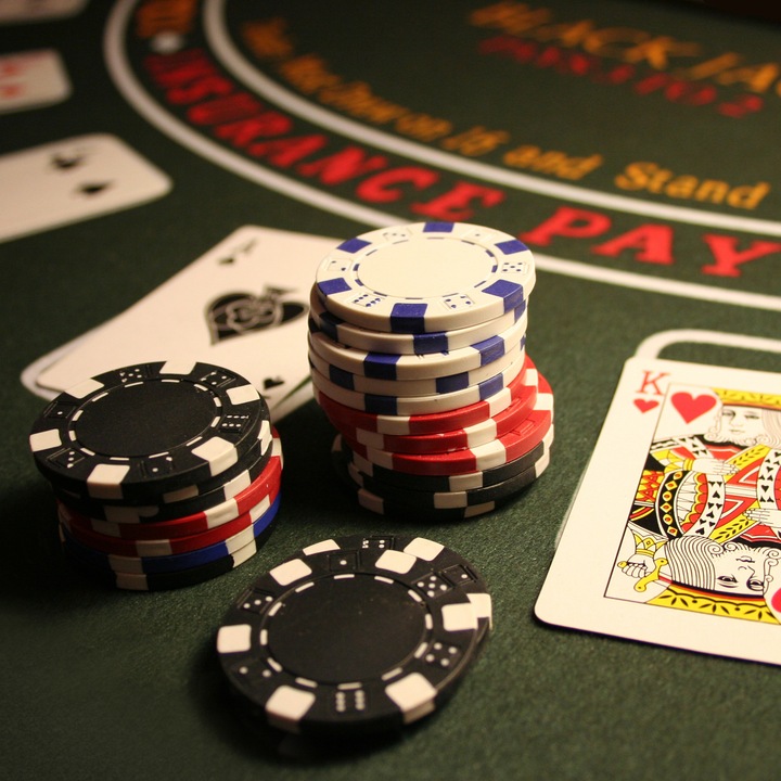 Actual product image Relaxdays Poker Case With 300 Laser Poker Chips (Multilingual)