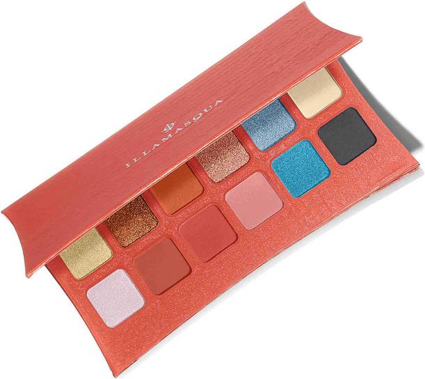 Immagine prodotto Illamasqua Palette Expressionist Artistry (Non sbiancato (champagne shimmer), Think Zinc (rosa chiaro shimmer), Vivid Crimson (rosso opaco), Setole asciutte (nero opaco), Terra di Siena bruciata (terracotta opaca), Primer per tele (bianco opaco), Deeestorted (blu scuro shimmer), Ambra Umber (arancione opaco), S'cream (bronzo shimmer))