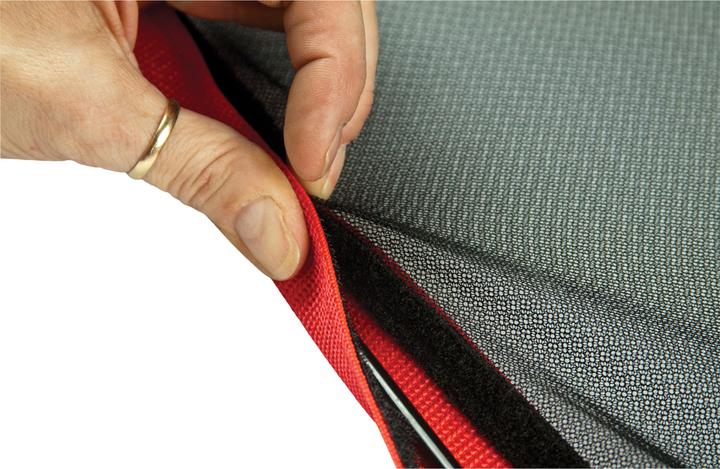 Actual product image Westcott Fast Flags 24" x 36" Double Black Net (60.9 x 91.4 cm) (60.96 cm)