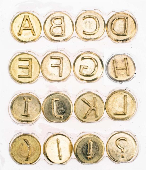 Produktbild Glorex Brennstempel Buchstaben A-L 16-teilig