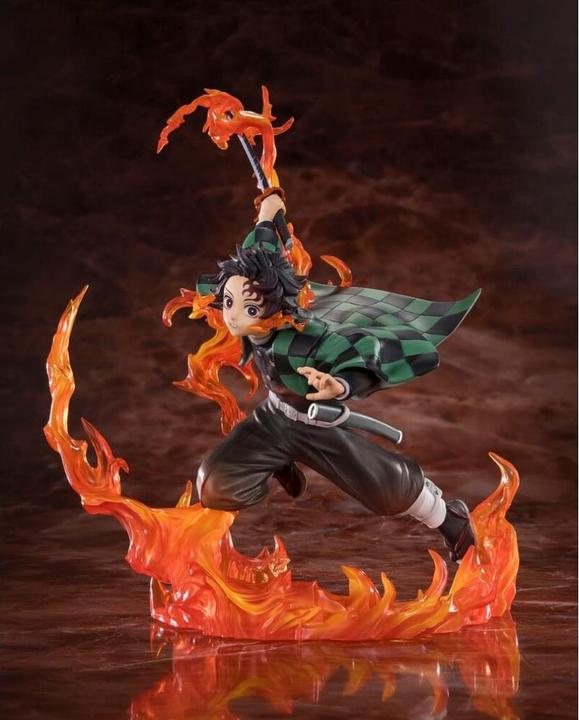 Produktbild Bandai ST Demon Slayer FigZero: Tanjiro Kamado Sword Guard 19cm