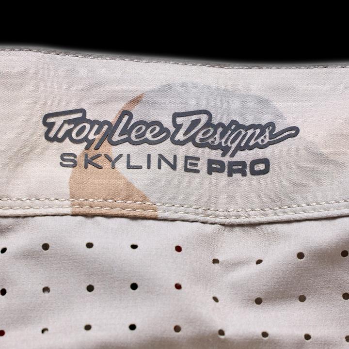 Productafbeelding Troy Lee Designs Skyline Pro Short Shell, Flow Camo, pumice, 36 (36)