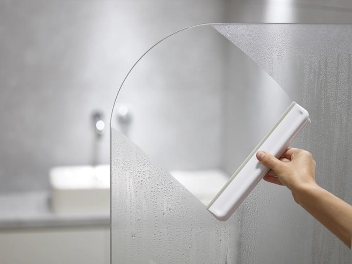 Actual product image Joseph Joseph Shower wiper