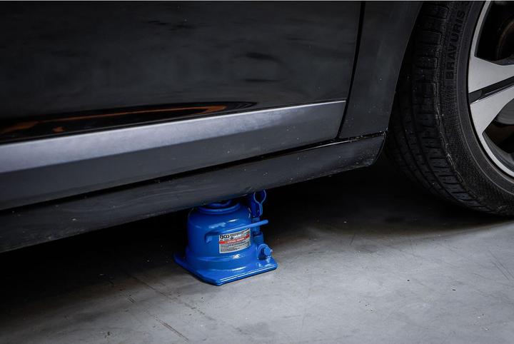 Actual product image BGS Hydraulic Bottle Jack | extra flat | 10 t
