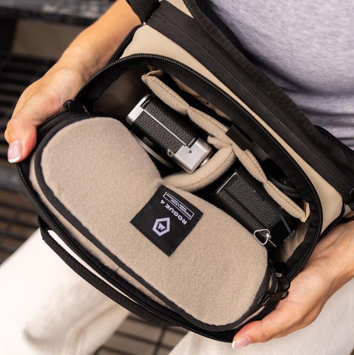 Actual product image Wandrd ROGUE Sling 4L Yuma Tan V2 (Camera shoulder bag, 4 l)