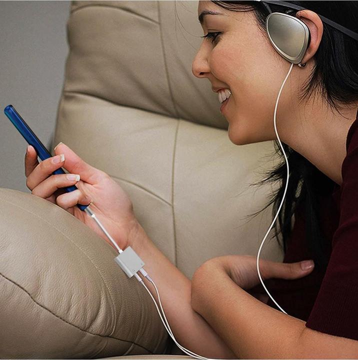 Actual product image Akashi USB-C audio charging adapter (3.5mm jack, USB-C, USB-C)