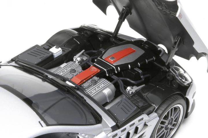 Actual product image Tamiya Mercedes Benz SLR722