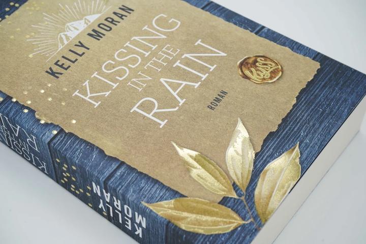 Immagine prodotto Kissing in the Rain (Tedesco, Kelly Moran, 2021)