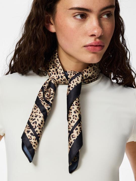 Produktbild Pieces PCBAMBI QUADRAT Schal