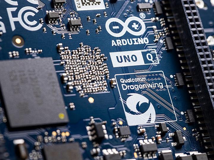Produktbild Arduino Uno Q