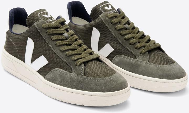 Actual product image Veja V-12 (39)