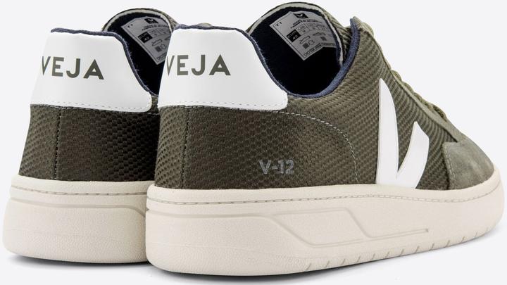 Actual product image Veja V-12 (39)