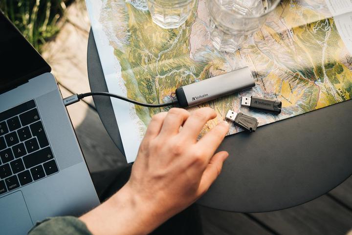 Actual product image Verbatim PinStripe USB Stick (64 GB, USB-A)