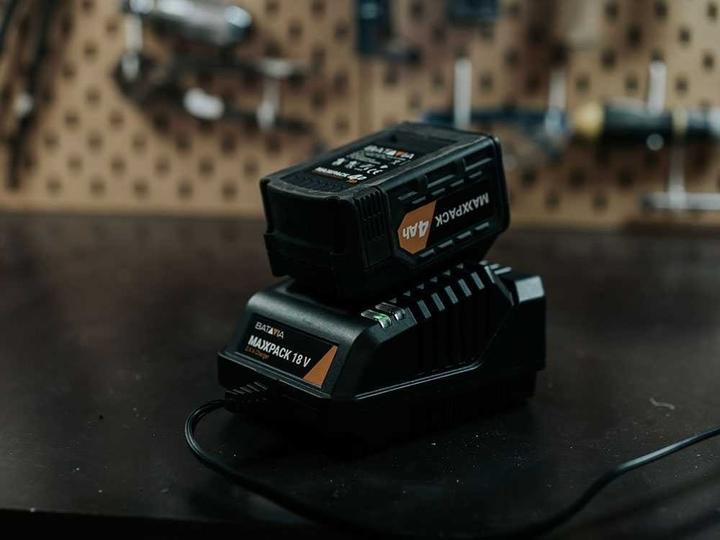 Actual product image Batavia Replacement battery (18 V)