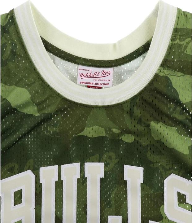 Actual product image Mitchell & Ness NBA Chicago Bulls Swingman 1997 Scottie Pippen Jersey Mens (S)