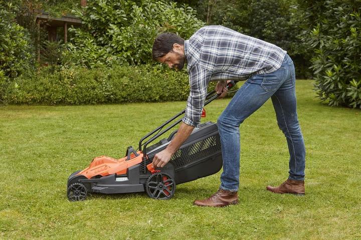 Actual product image Black & Decker Blac Lawn Mower BEMW471BHQS 1600W 38cm Cutting Width, 45L Grass Collector (Electrical connection)