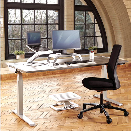 Actual product image Fellowes Hana Series Footrest (45 x 36 x 17.5 cm)