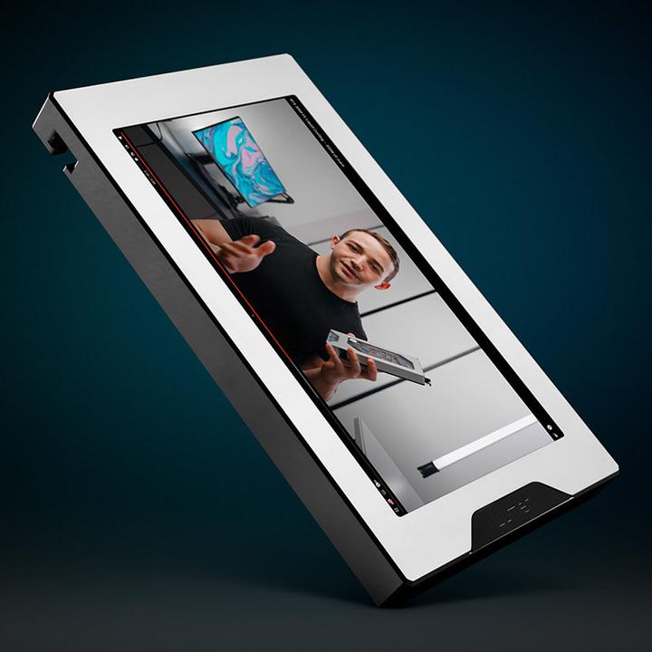 Actual product image EKWB EK Quantum Lumen 7" LCD - nickel-plated