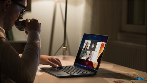 Produktbild Lenovo ThinkPad X1 Carbon Gen 10 (14", 512 GB, 16 GB, CH, Intel Core i7-1255U)